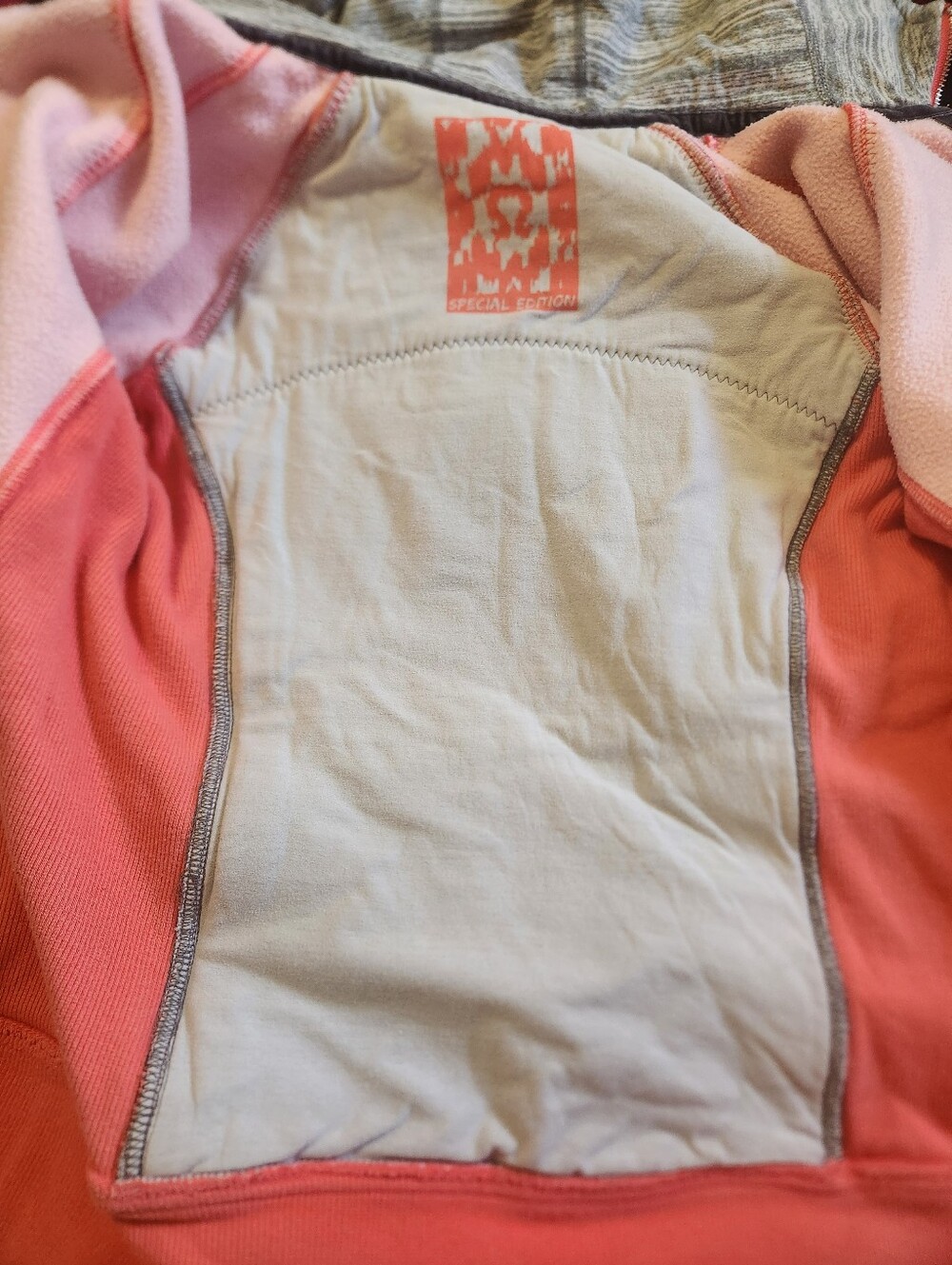 RARE Vintage Lululemon Special Edition "Travel" Scuba Hoodie Back Pocket Pink 8 - Picture 10 of 13